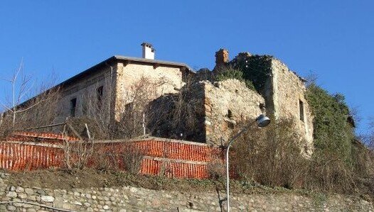 castello di Belforte cstello lato strada provinciale