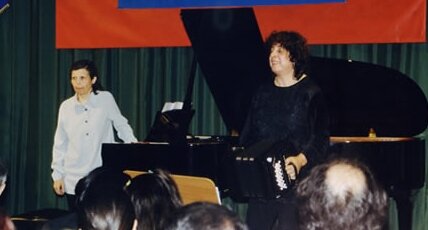 il duo Fisarmonica Pianoforte Eugenia Marini e Noemi Gobi collaborazione tra CoopBelforte e Borgo Musicale di Clivio